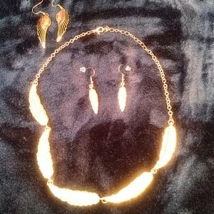 Leaf and Feathers Golden jewelry set